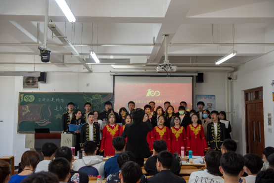 马克思主义学院举办“云游红色场馆·追忆峥嵘岁月·传承红色基因”主题汇报(1)1106.png 马克思主义学院举办“云游红色场馆·追忆峥嵘岁月·传承红色基因”主题汇报(1)1106.png