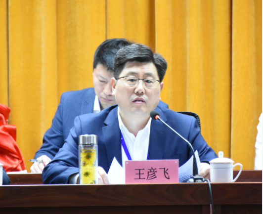 新闻稿--哈铁院三届二次职代会暨2021年度工作会议隆重召开152.png 新闻稿--哈铁院三届二次职代会暨2021年度工作会议隆重召开152.png